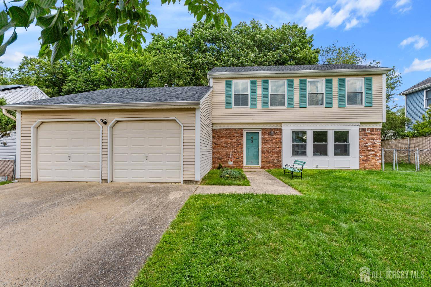 Edison, NJ 08820,18 Heather DR