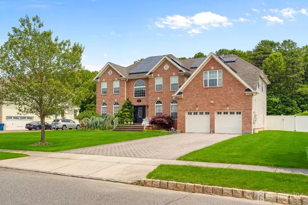 Monroe, NJ 08831,47 Lori ST