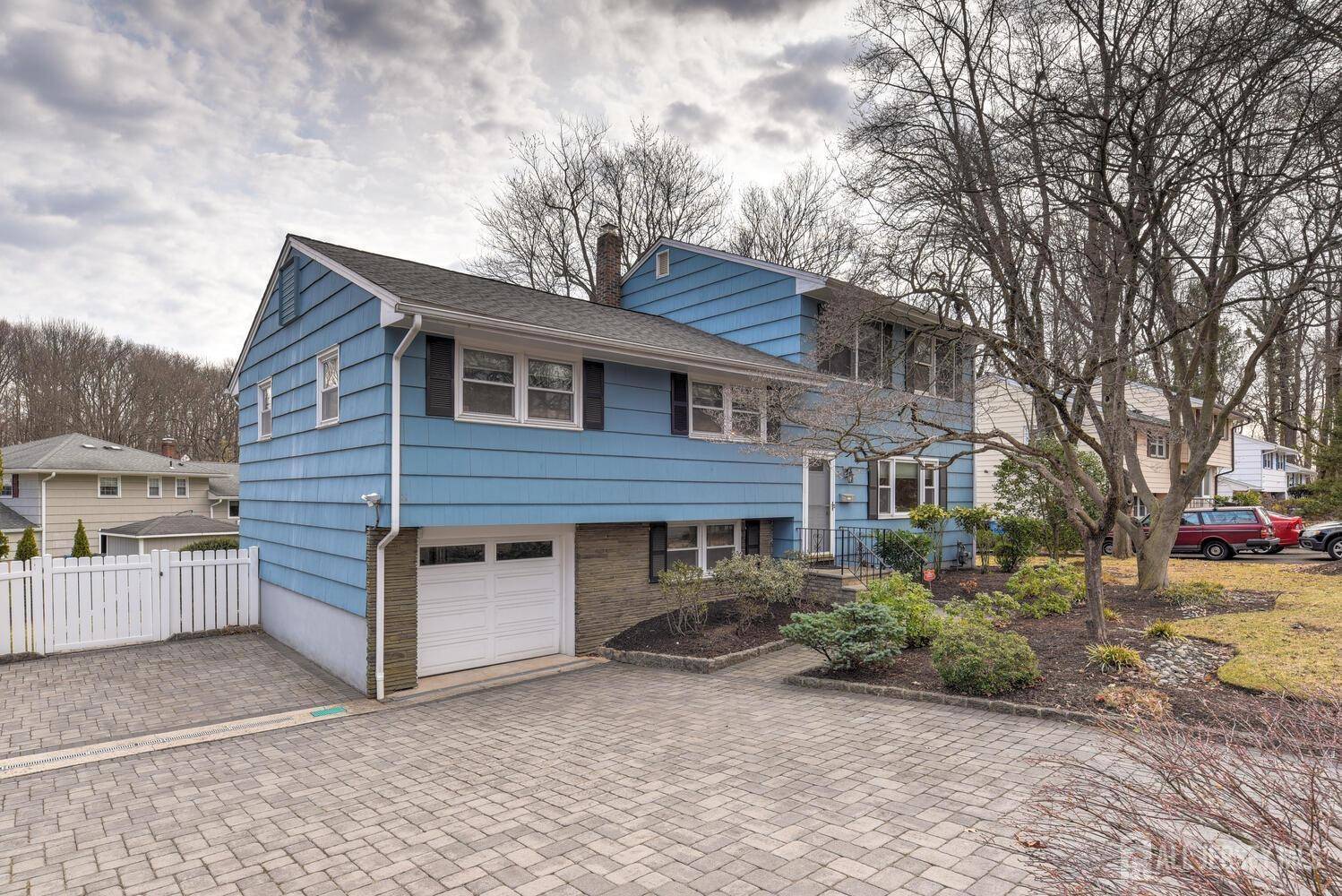 Metuchen, NJ 08840,174 Grove AVE