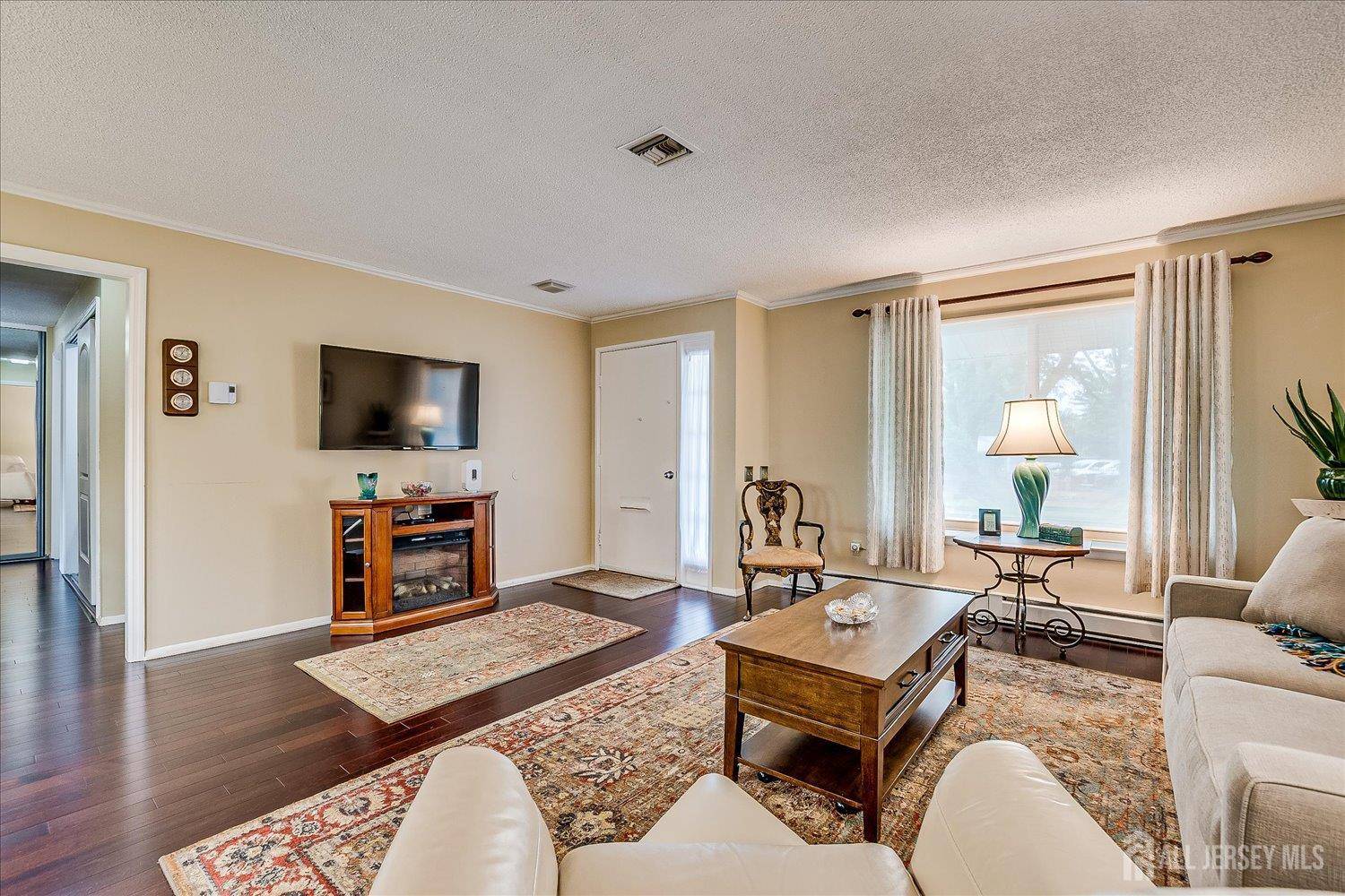 Monroe, NJ 08831,106-B Hemlock PLZ