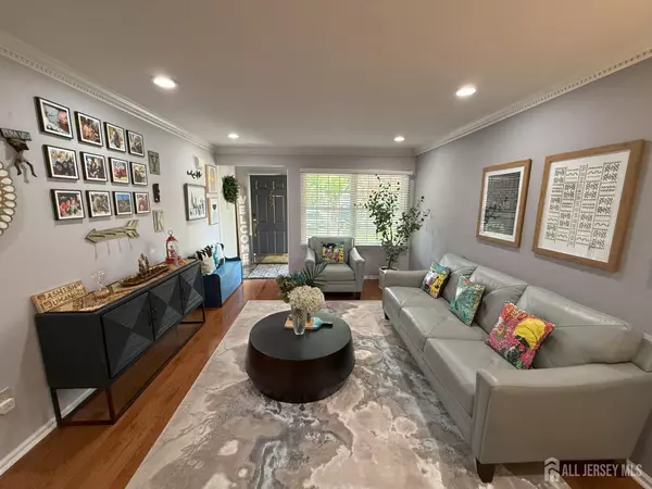 East Brunswick, NJ 08816,37 Dorchester DR