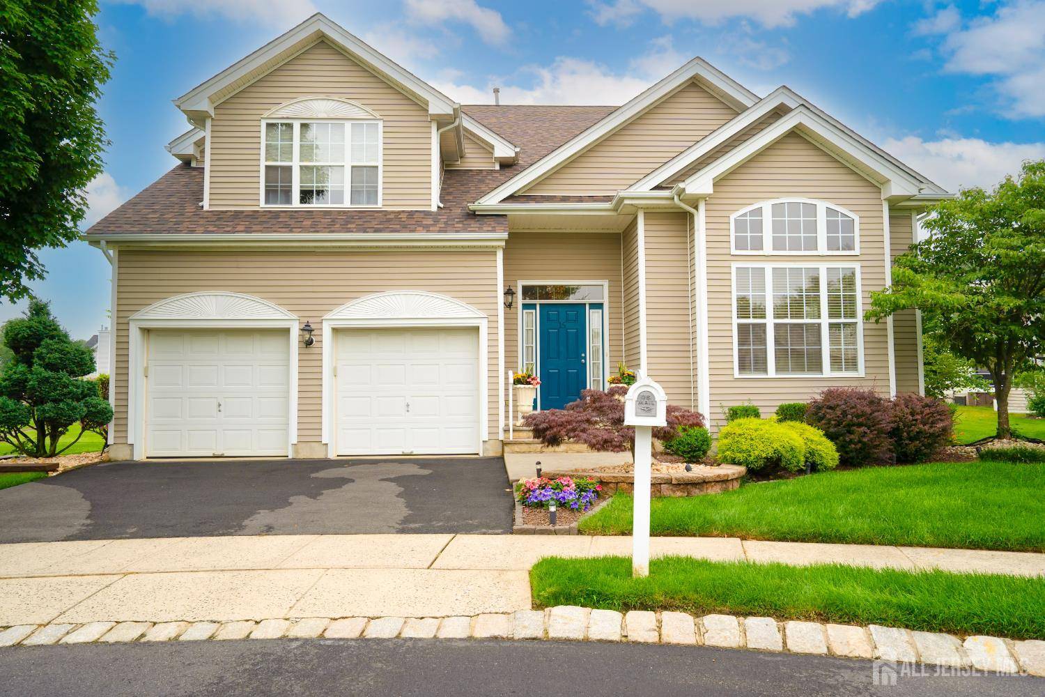 15 Merion CT, Monroe, NJ 08831