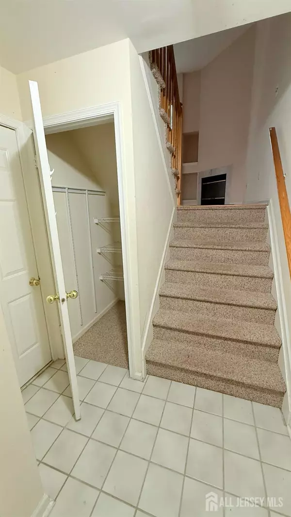 Princeton, NJ 08540,0-75 N Shrewsbury Pl PL E