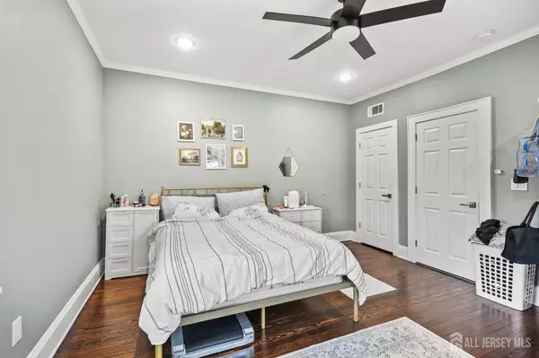 Belleville, NJ 07109,220 Passaic AVE