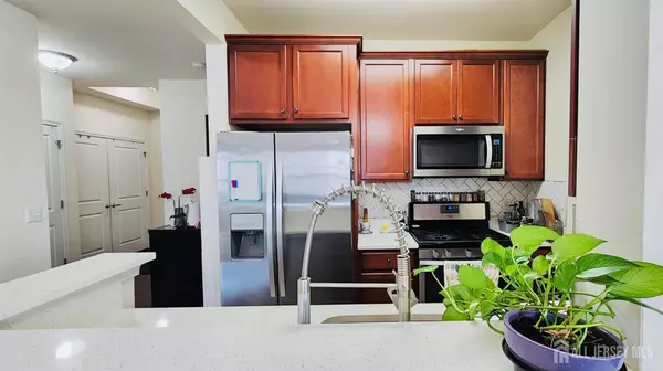 548 E Celebration WAY E, South Plainfield, NJ 07080