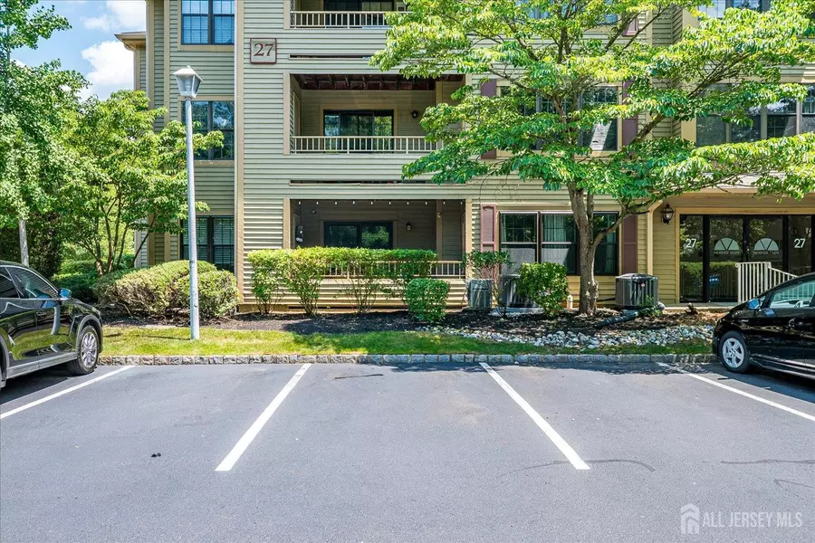 2701 Ridgefield CT, Helmetta, NJ 08828