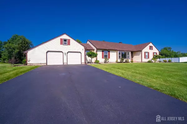 West Windsor, NJ 08550,5 Glengarry WAY
