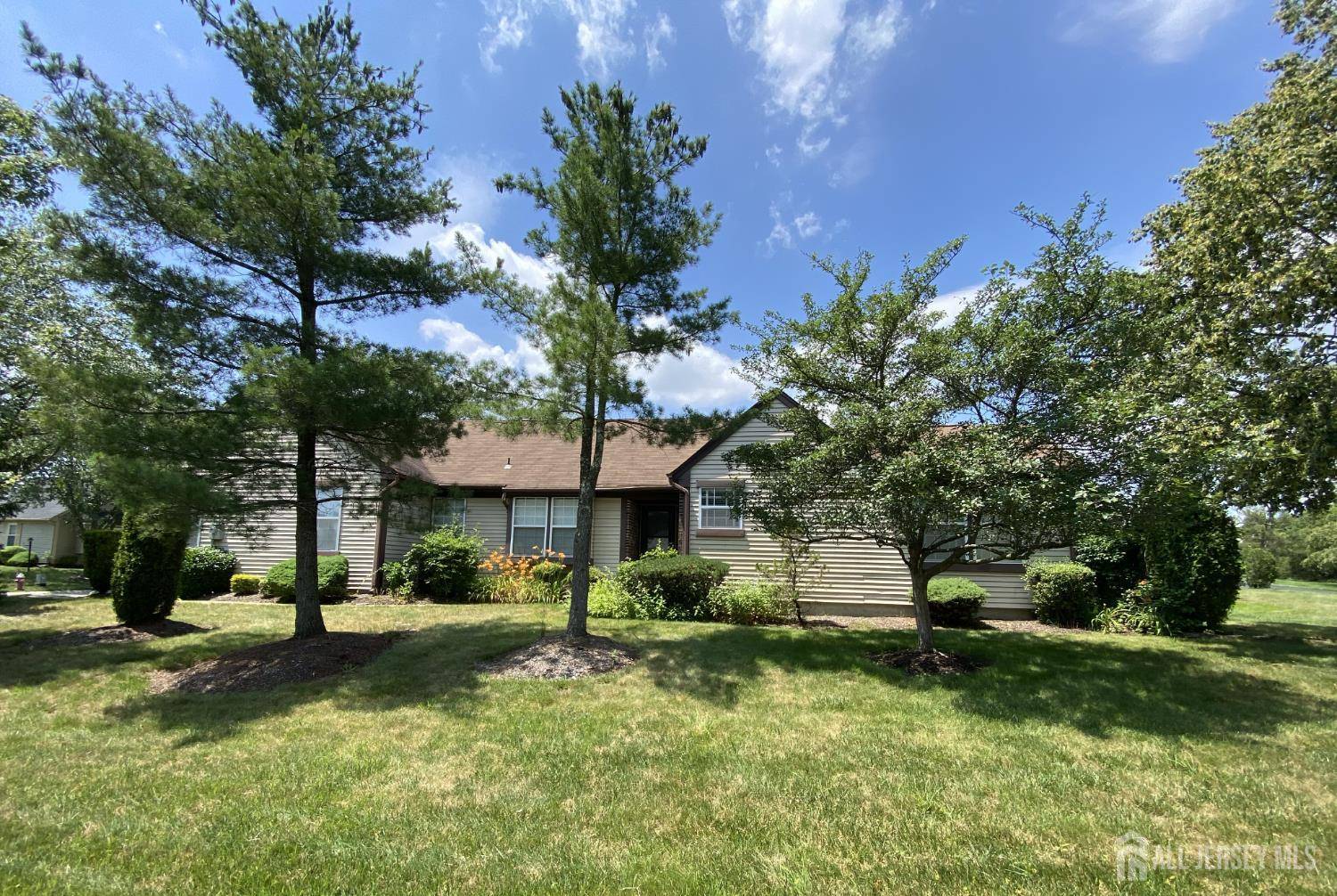 Monroe, NJ 08831,28 Rothwell DR