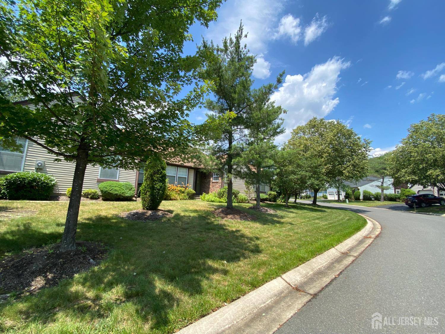 Monroe, NJ 08831,28 Rothwell DR