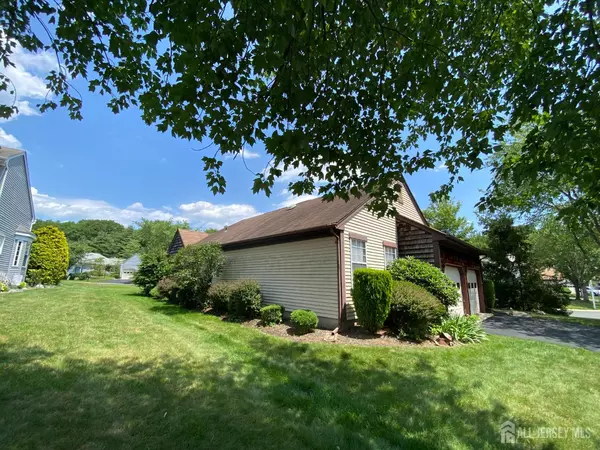 Monroe, NJ 08831,28 Rothwell DR