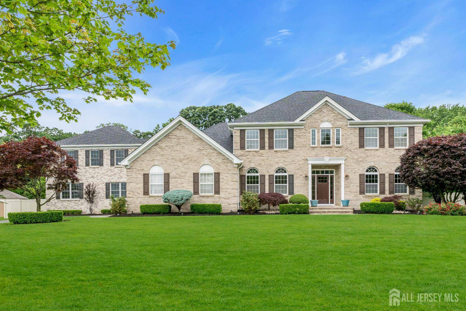 3 Malibu CT, Jackson, NJ 08527