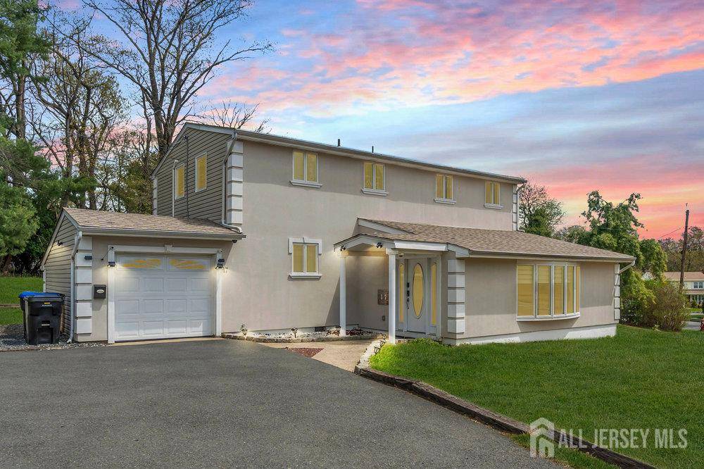 17 Thomas RD, East Brunswick, NJ 08816