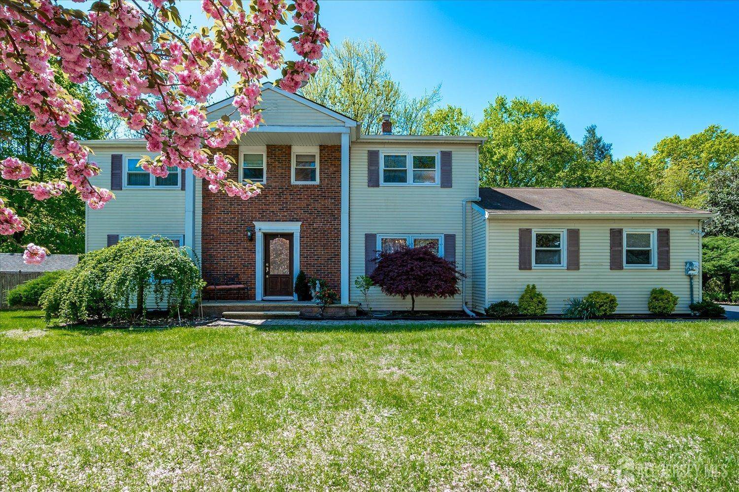 4 Hollis RD, East Brunswick, NJ 08816