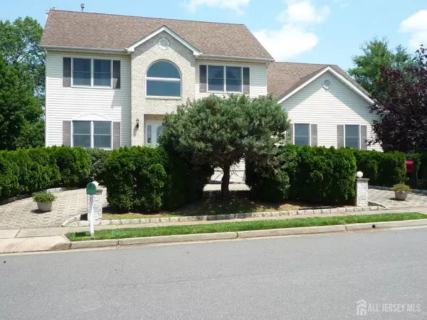 20 BALLO PL, Edison, NJ 08820