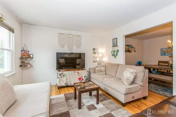 Colonia, NJ 07067,8 Longfellow DR