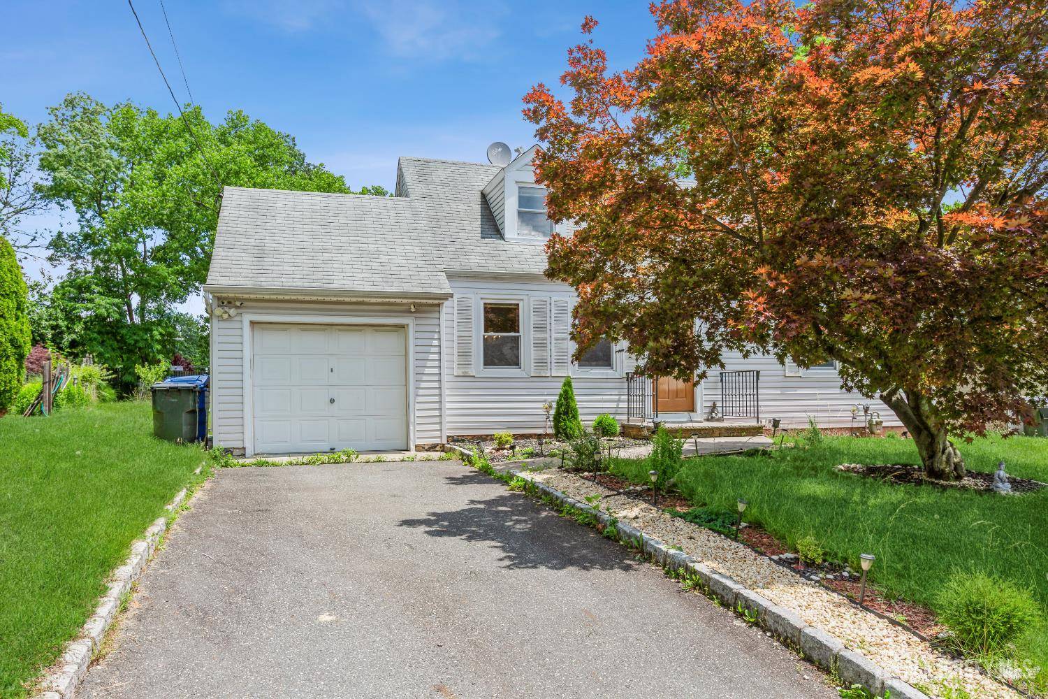 Colonia, NJ 07067,8 Longfellow DR