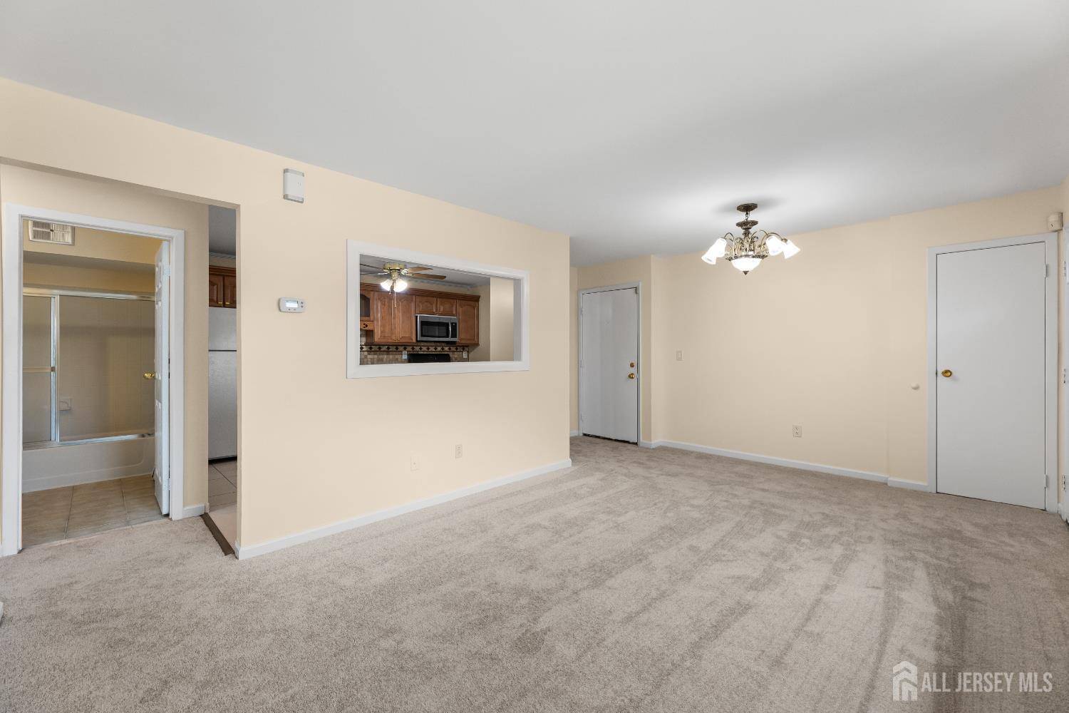 Woodbridge Proper, NJ 07095,1004 Cricket LN