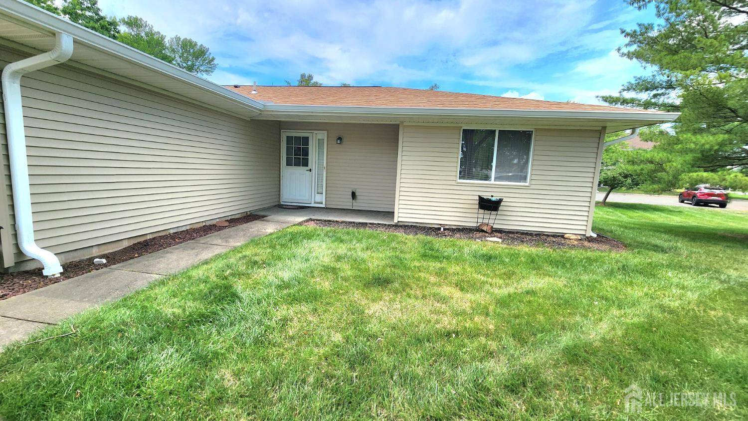 Monroe, NJ 08831,540 Berebis PLZ #B