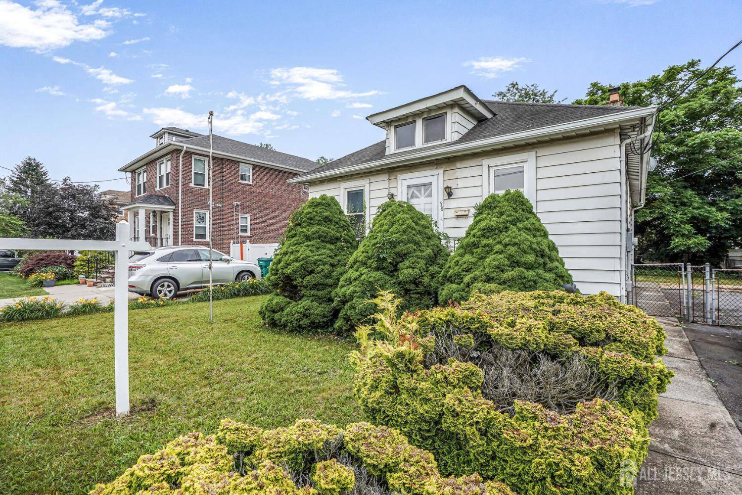 58 Fern ST, Edison, NJ 08817