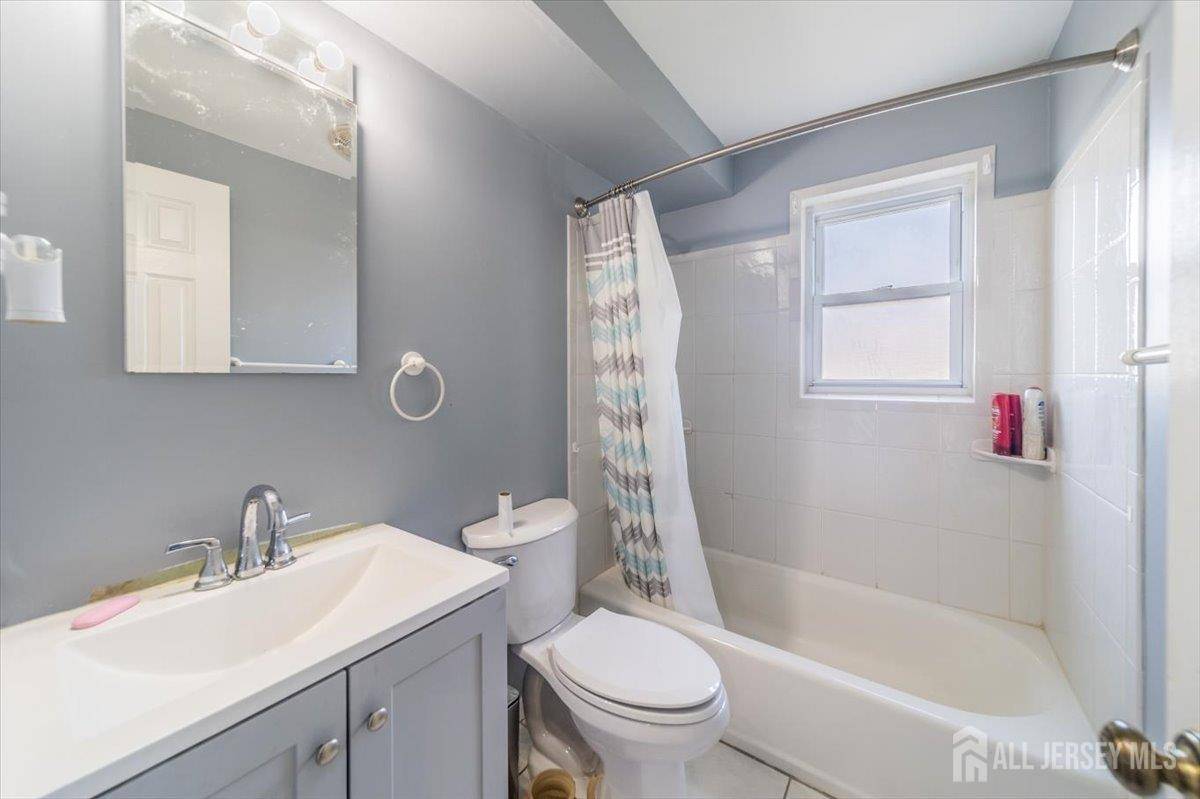 Carteret, NJ 07008,56 Frederick ST