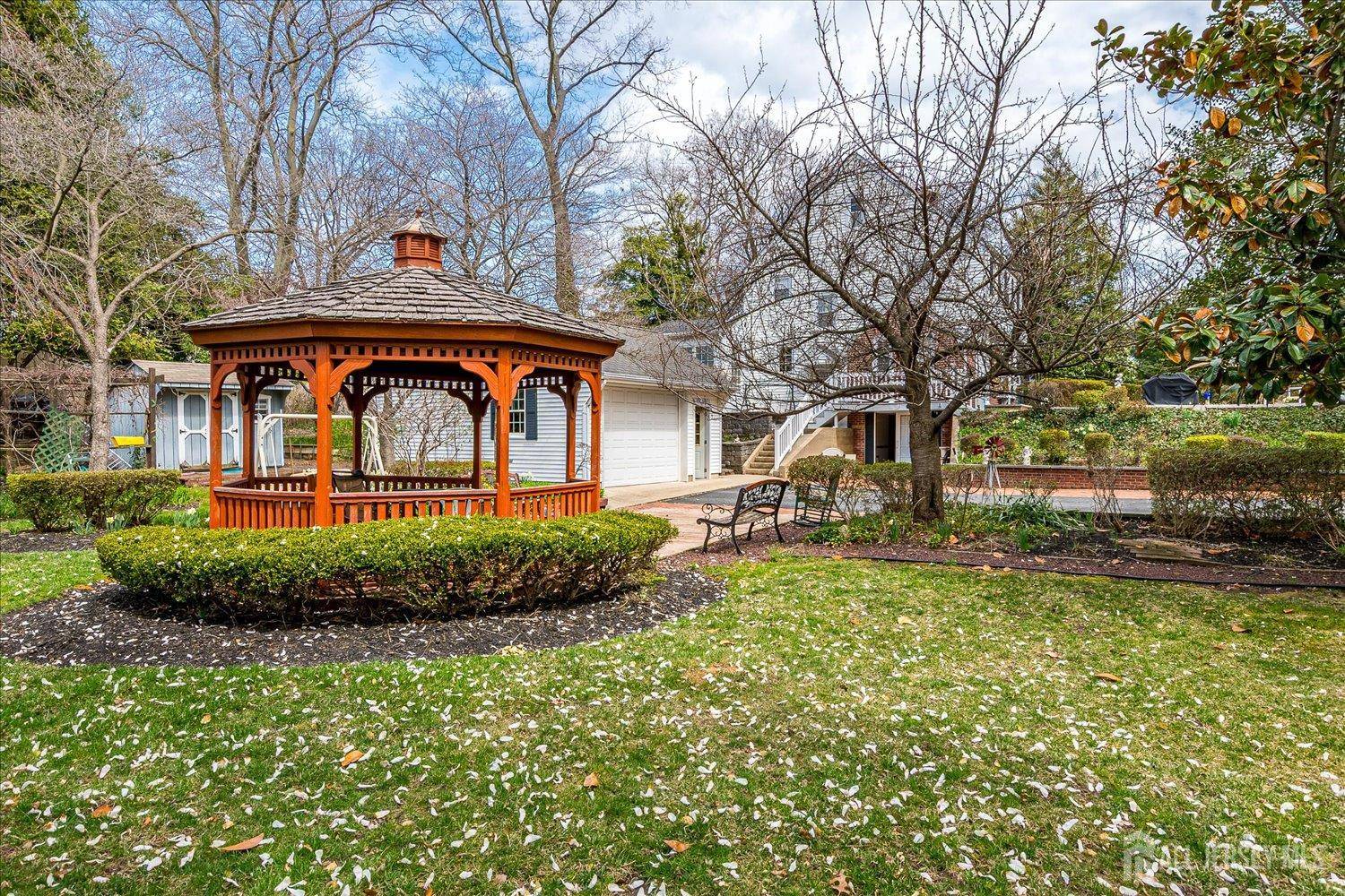 Sayreville, NJ 08872,27 Bailey PL