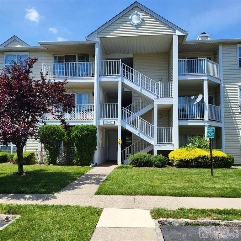 219 Rachel CT, Franklin, NJ 08823