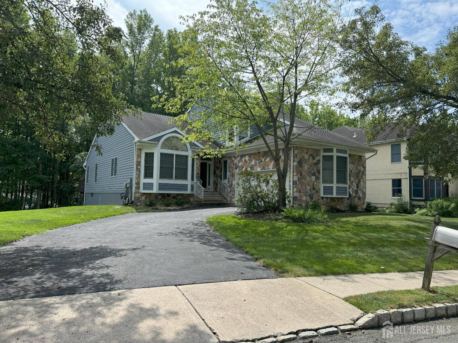 36 Lavender DR, South Brunswick, NJ 08540