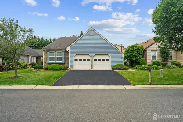 4 Molly Pitcher CT, Monroe, NJ 08831
