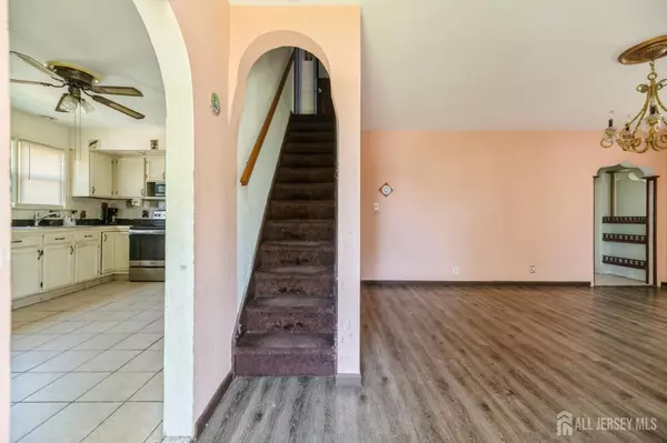 Matawan, NJ 07747,17 New Brunswick AVE