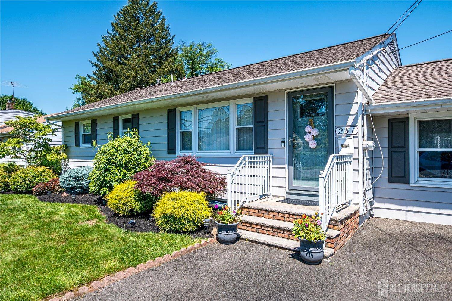South Plainfield, NJ 07080,251 E Crescent Pkwy