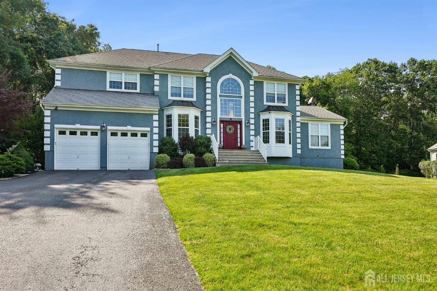 Manalapan, NJ 07726,4 Emily RD