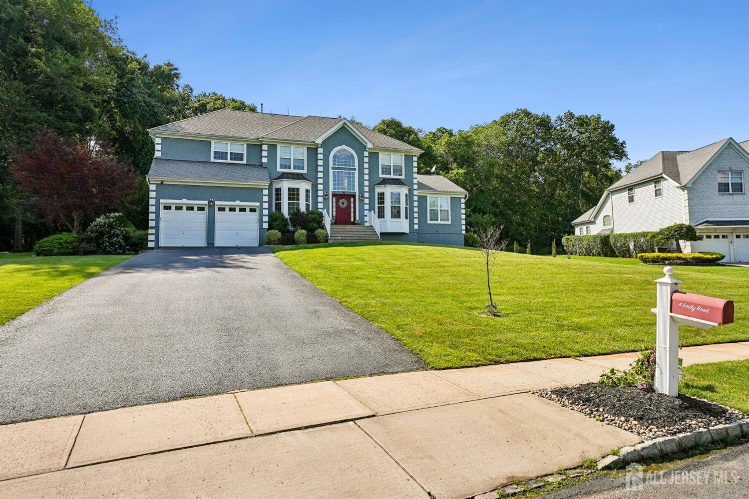 Manalapan, NJ 07726,4 Emily RD
