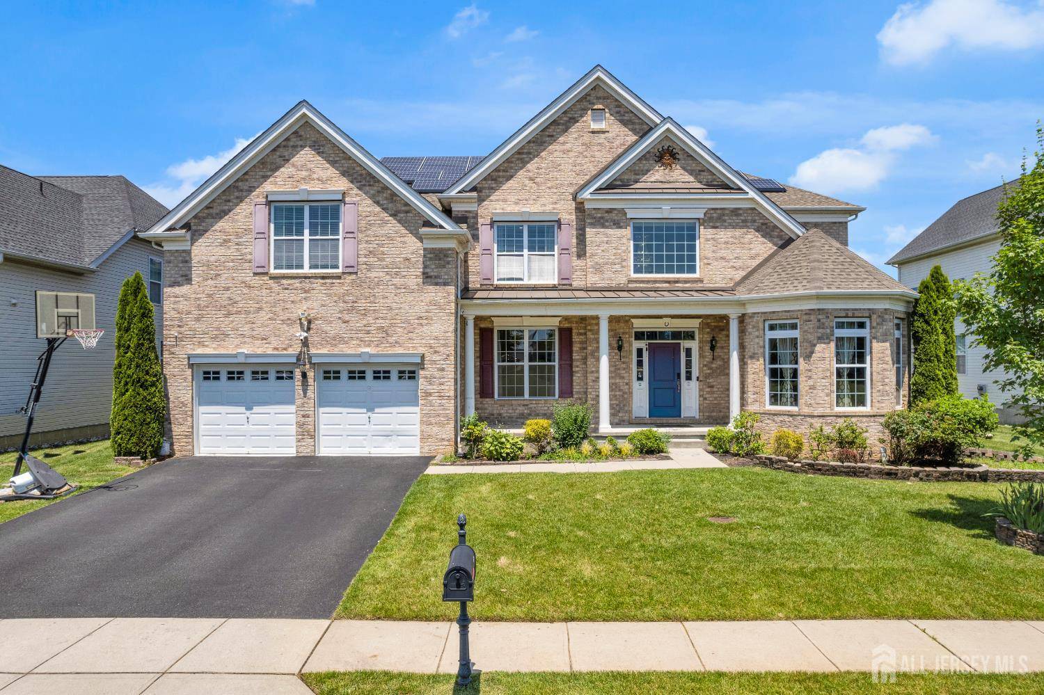 27 Greylynne DR, Monroe, NJ 08831
