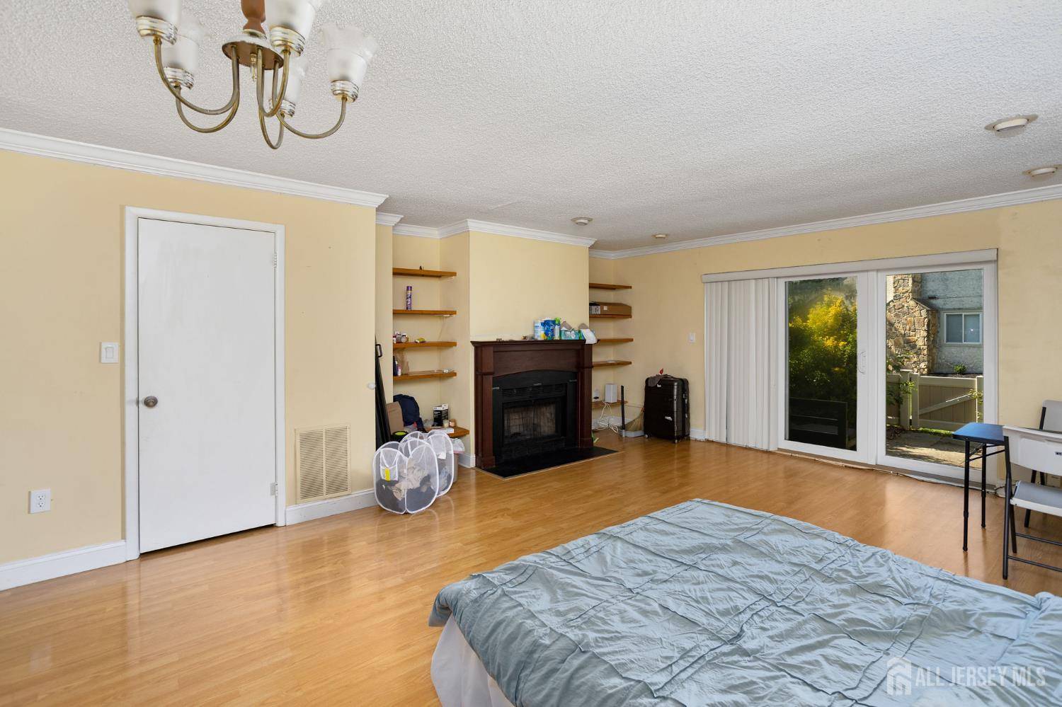 Plainsboro, NJ 08536,97 Thoreau DR