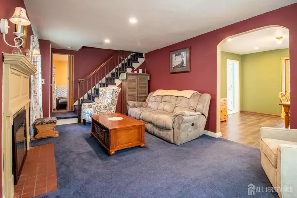 East Brunswick, NJ 08816,1 Myron PL
