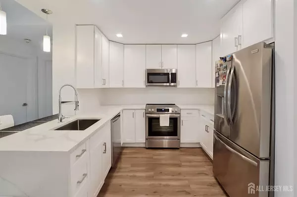 1 Carriage City PLZ #509, Rahway, NJ 07065