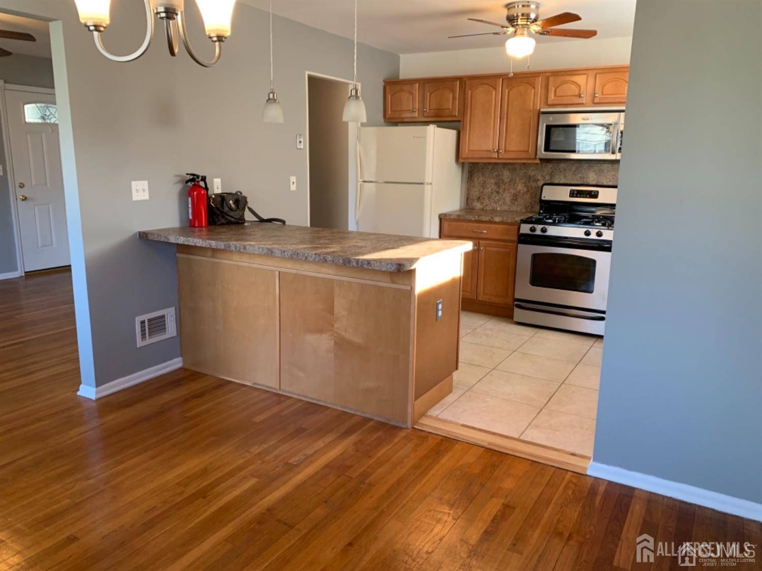 Metuchen, NJ 08840,58 Van Buren AVE #B