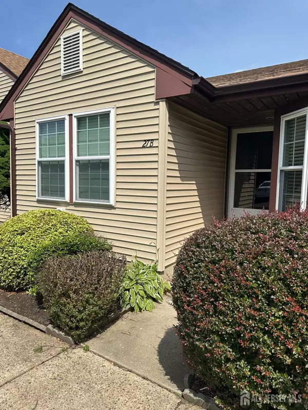 27 Benjamin Franklin DR #B, Monroe, NJ 08831