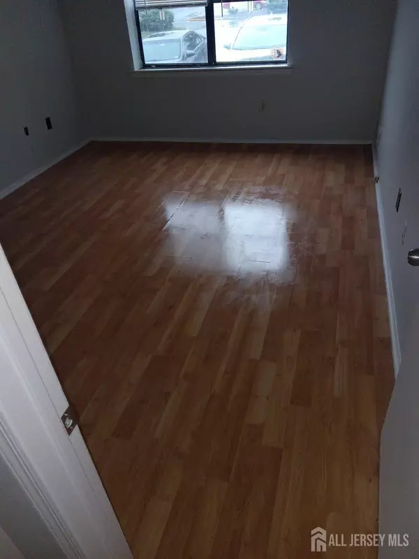 Edison, NJ 08817,1503 Raspberry CT