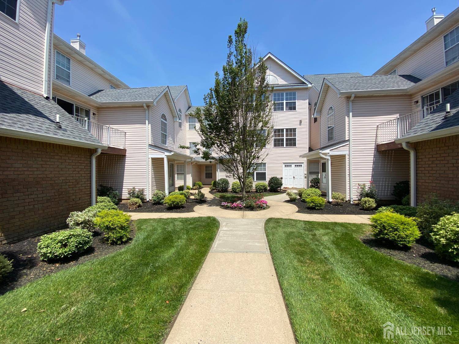 420 Plymouth RD, North Brunswick, NJ 08902