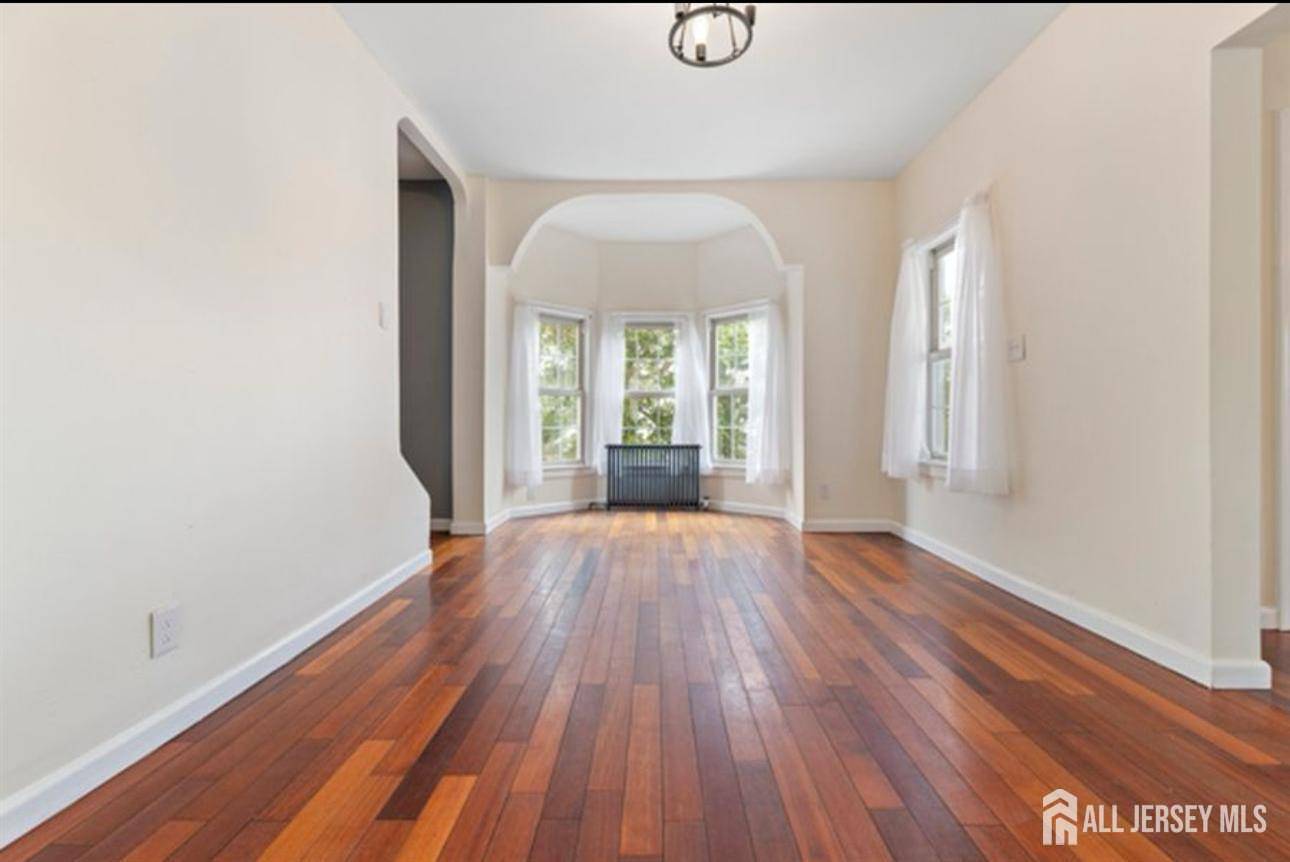 Jamesburg, NJ 08831,5 Warren ST