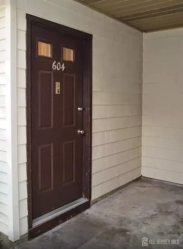 Iselin, NJ 08830,604 Woodbridge Commons WAY