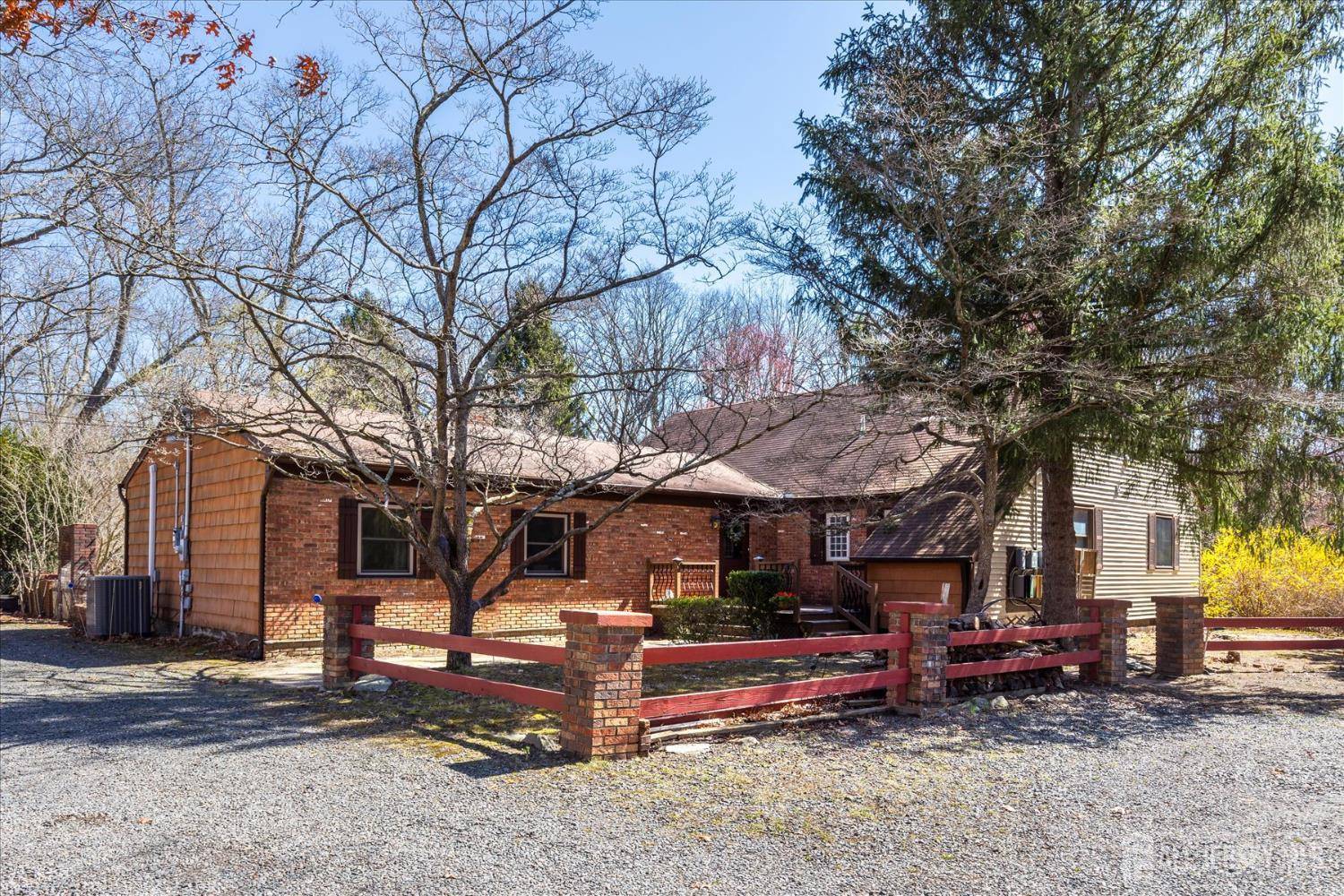 Howell, NJ 07731,75 Brown RD