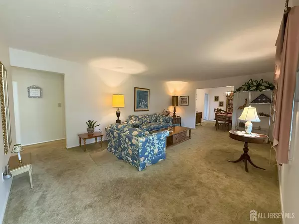 East Brunswick, NJ 08816,36 Jensen ST