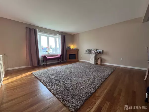Sayreville, NJ 08859,36 Cori ST
