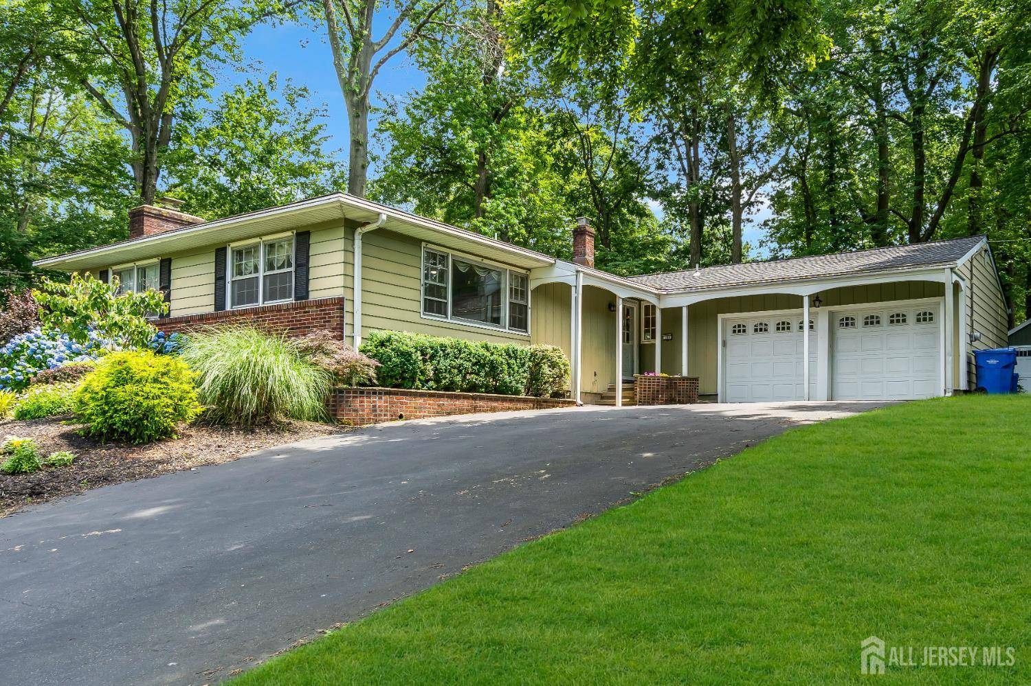 384 Gerry RD, North Brunswick, NJ 08902