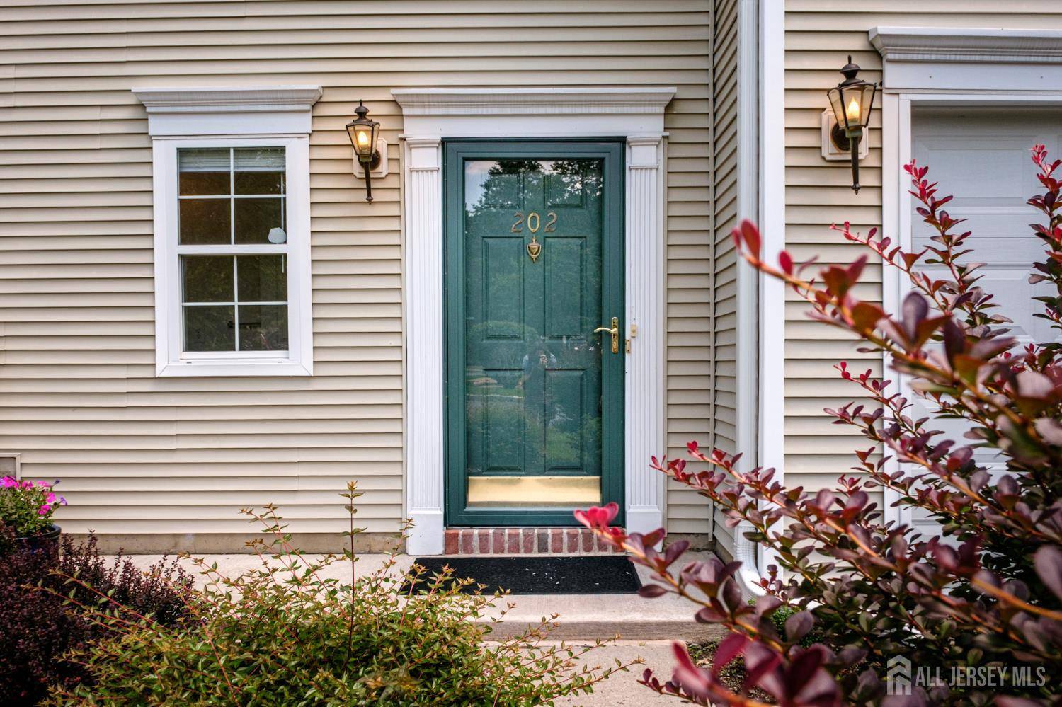 202 park Knoll, South Brunswick, NJ 08540