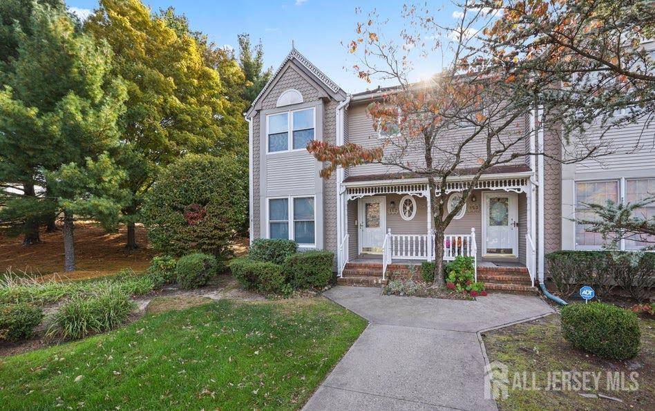 152 Northampton DR, Holmdel, NJ 07733
