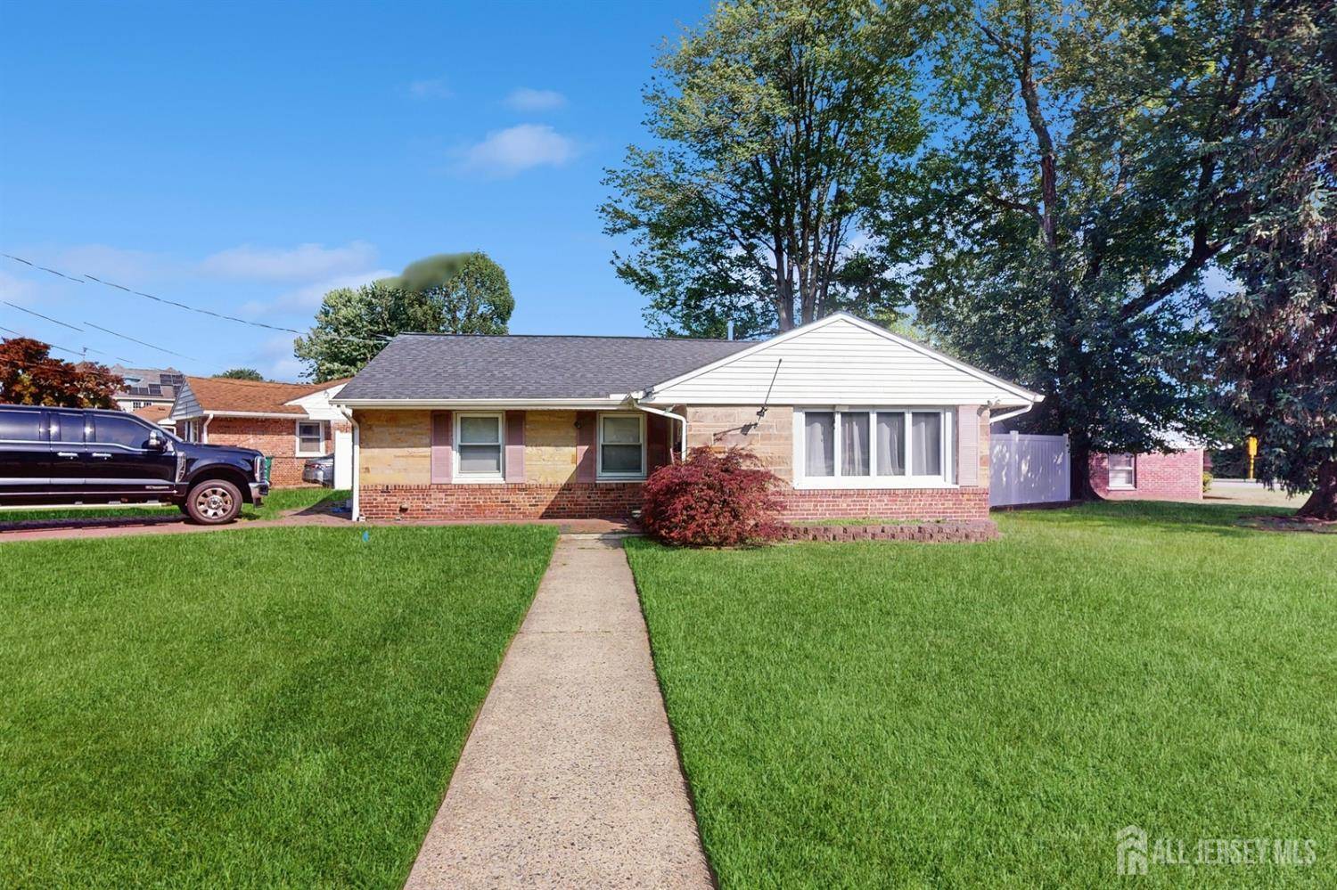 229 Old Post RD, Edison, NJ 08817