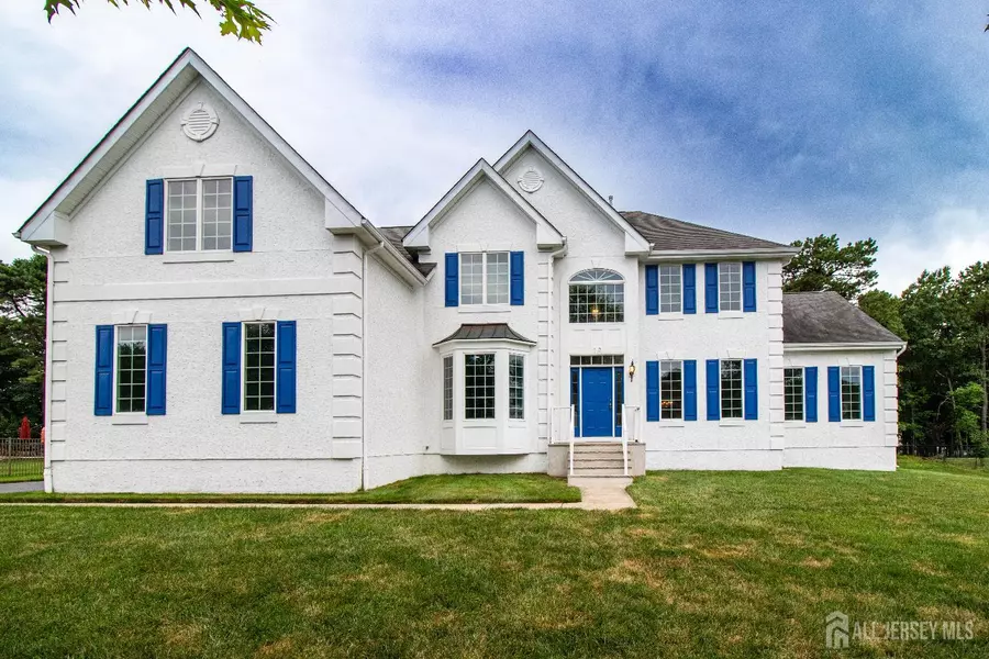 13 Carnegie ST, Monroe, NJ 08831